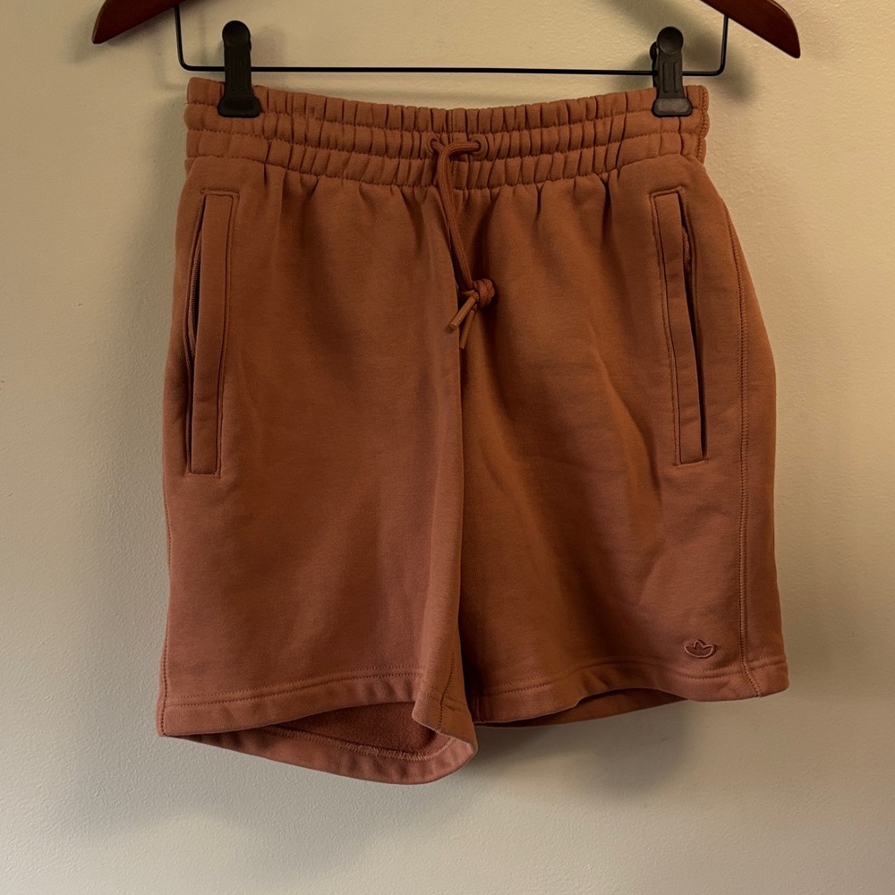 adidas women’s Athletic Brown Shorts size xs
